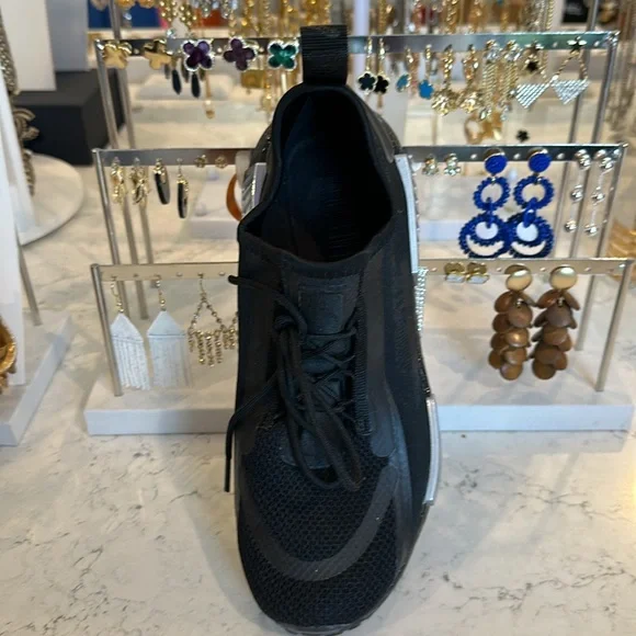 Adidas - Picture 2 of 12